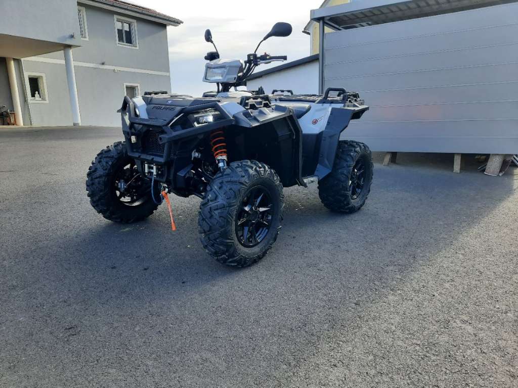 Polaris Sportsman xp1000 S mit Schneeschild Quad