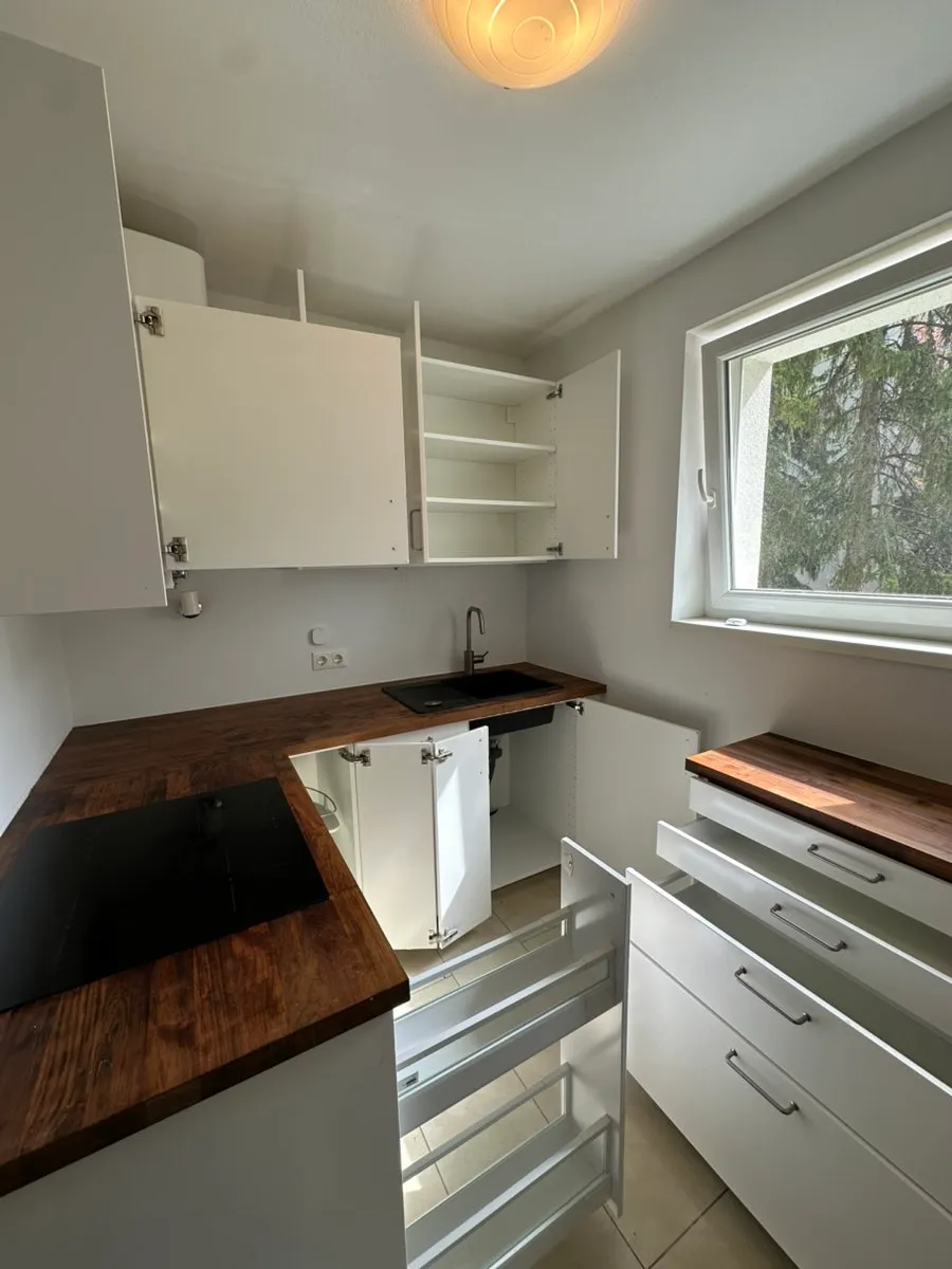 IKEA METOD Küche L-Form | VEDDINGE weiß | KARLBY Nussbaum | inkl. Geräte, € 1.000,- (1190 Wien)