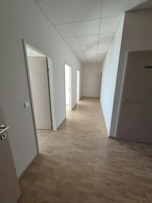 3-Zimmer-Gewerbeimmobilie mieten in Baden – 75 m², € 893 – Bild 8 von 10