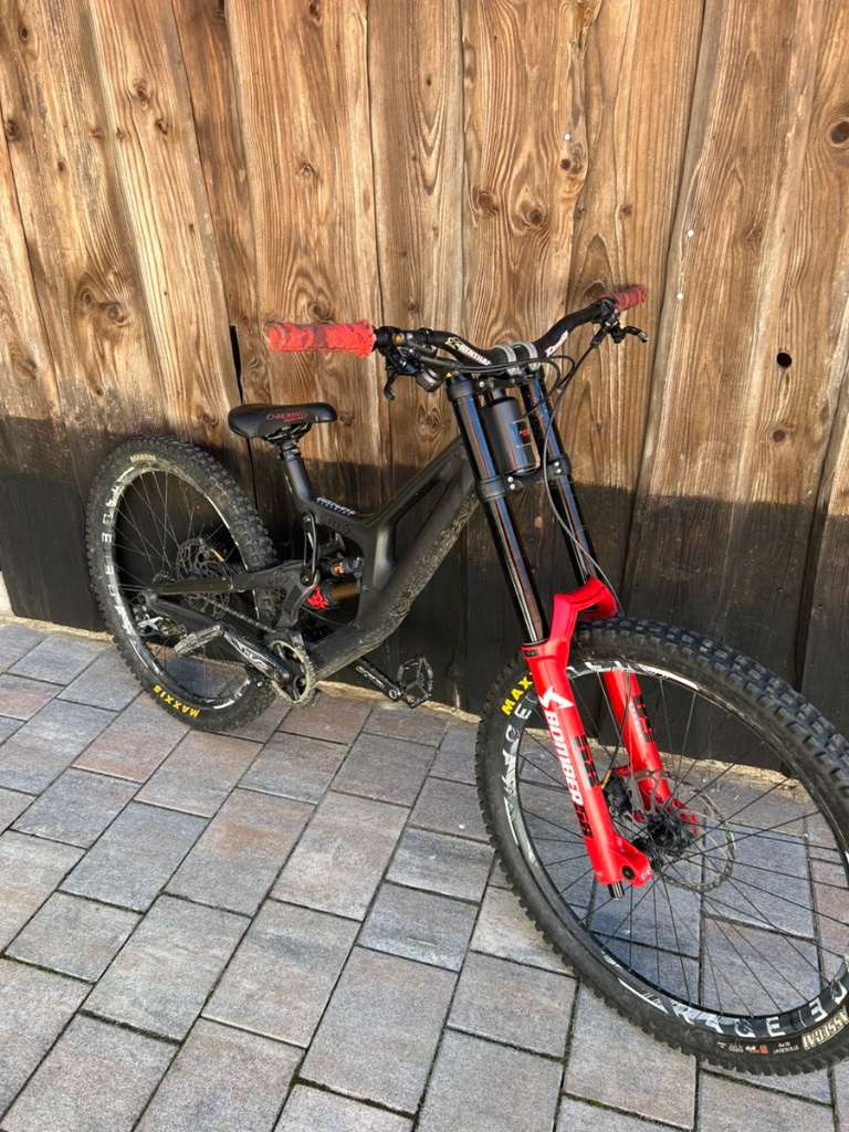 Santa cruz v10 olx on sale