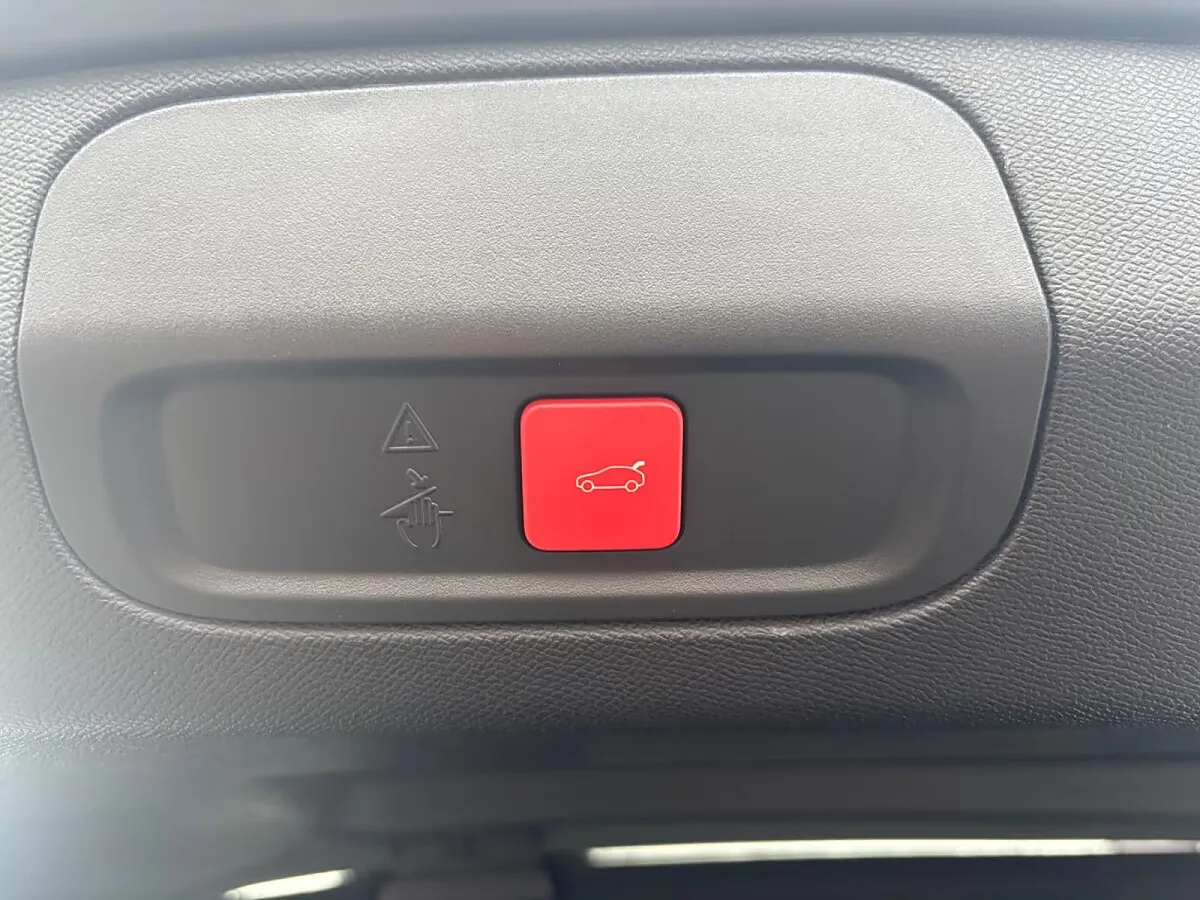 Peugeot 408 1.2 Puretech 130 GT (EURO 6d) – Bild 9
