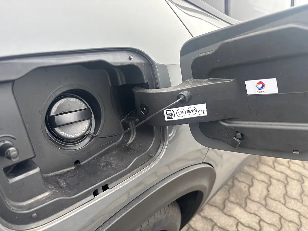 Peugeot 408 1.2 Puretech 130 GT (EURO 6d) – Bild 10