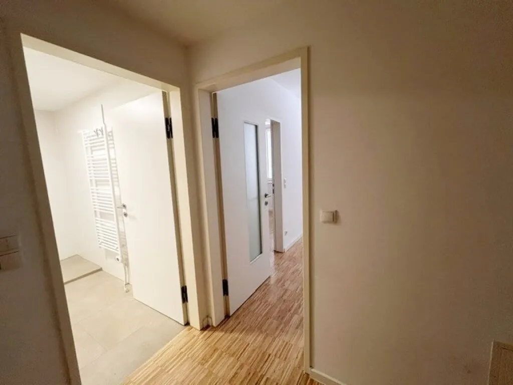 Tolles, helles Kleinrefugium mit 1,5 Zimmer in perfekter, zentraler Lage - Widok 3