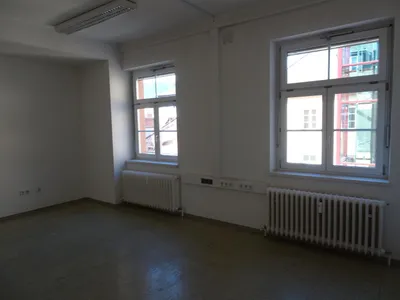 2-Zimmer-Gewerbeimmobilie mieten in Bruck-Mürzzuschlag – 150 m², € 1.904 – Bild 3 von 8