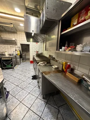 3-Zimmer-Gewerbeimmobilie mieten in Salzburg Stadt – 200 m², € 2.400 – Bild 16 von 19