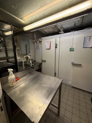 3-Zimmer-Gewerbeimmobilie mieten in Salzburg Stadt – 200 m², € 2.400 – Bild 19 von 19