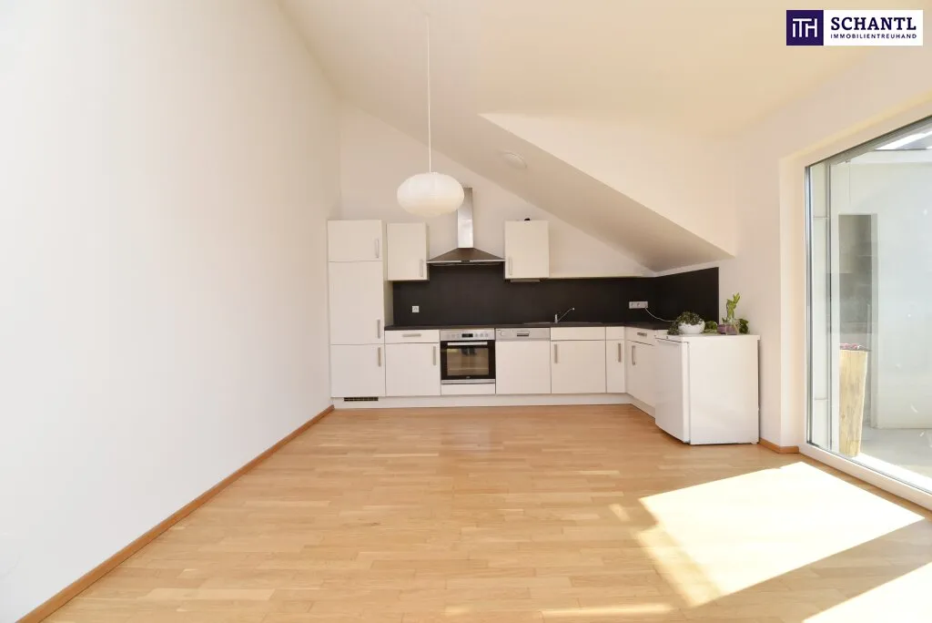 Charmante Dachgeschosswohnung mit viel Licht und luftiger Raumhöhe! Innenhof-Süd-Ausrichtung! Top Anbindung! Ab sofort verfügbar!, Graz