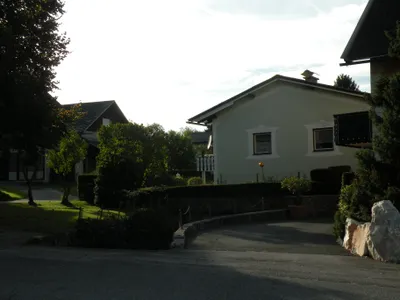 11-Zimmer-Haus mieten in Villach Land – 200 m², € 1.200 – Bild 2 von 13