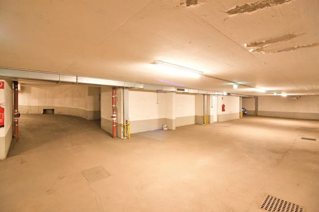 Garagenstellplatz beim Bahnhof Penzing / ideal für Pendler - Ansicht 3