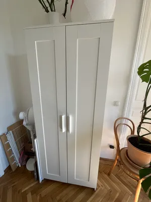 Kleiderschrank