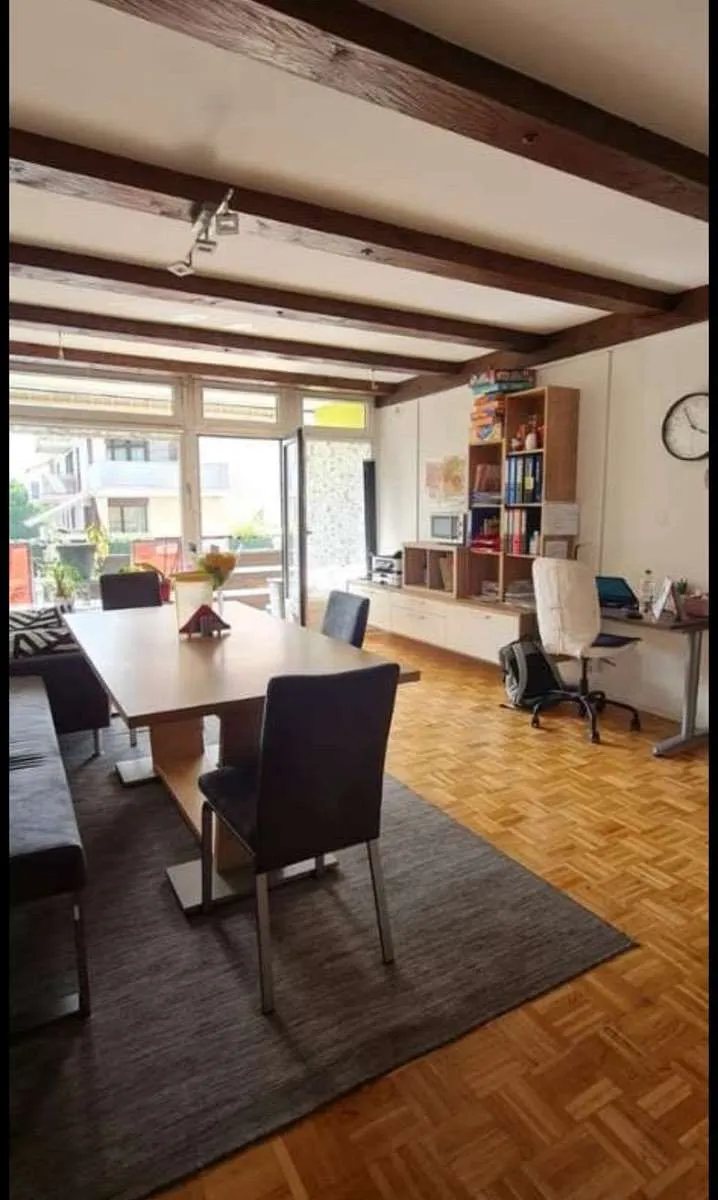 4 SZ ! Grosse Wohnung Bahnhof Hall - Ansicht 2