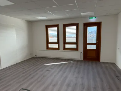 9-Zimmer-Gewerbeimmobilie mieten in Linz – 308 m², € 25 – Bild 6 von 13