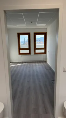 9-Zimmer-Gewerbeimmobilie mieten in Linz – 308 m², € 25 – Bild 8 von 13