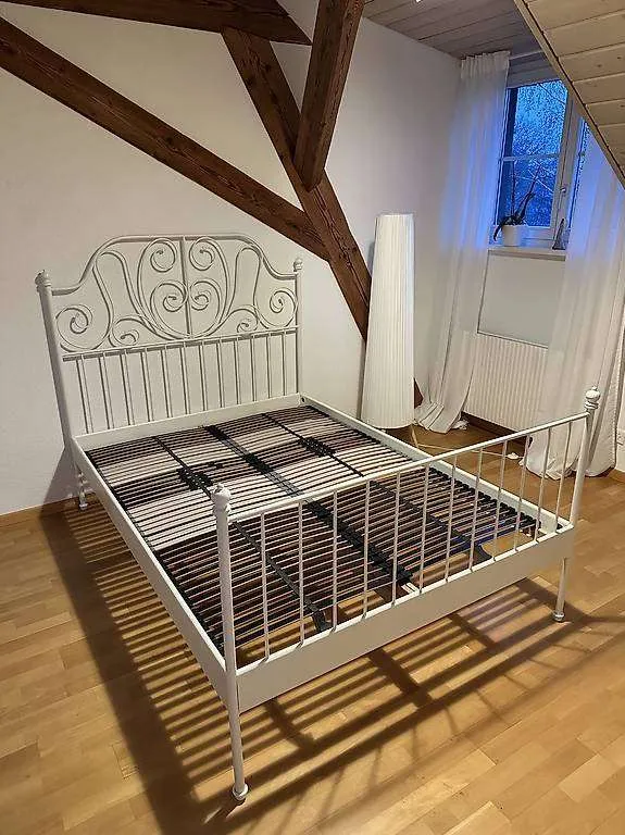 Metallbett IKEA Leirvik weiß 140x200, € 20,- (6800 Feldkirch)