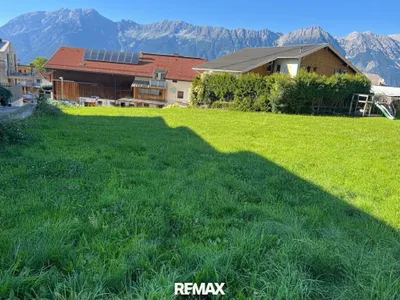 Grundstück kaufen in Innsbruck-Land – 866 m², € 1.190.000 – Bild 2 von 4