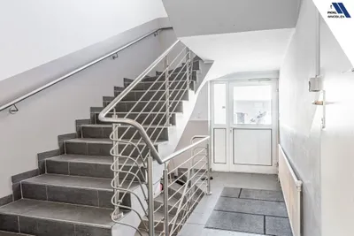 9-Zimmer-Gewerbeimmobilie mieten in Linz Land – 234 m², € 2.355 – Bild 2 von 20