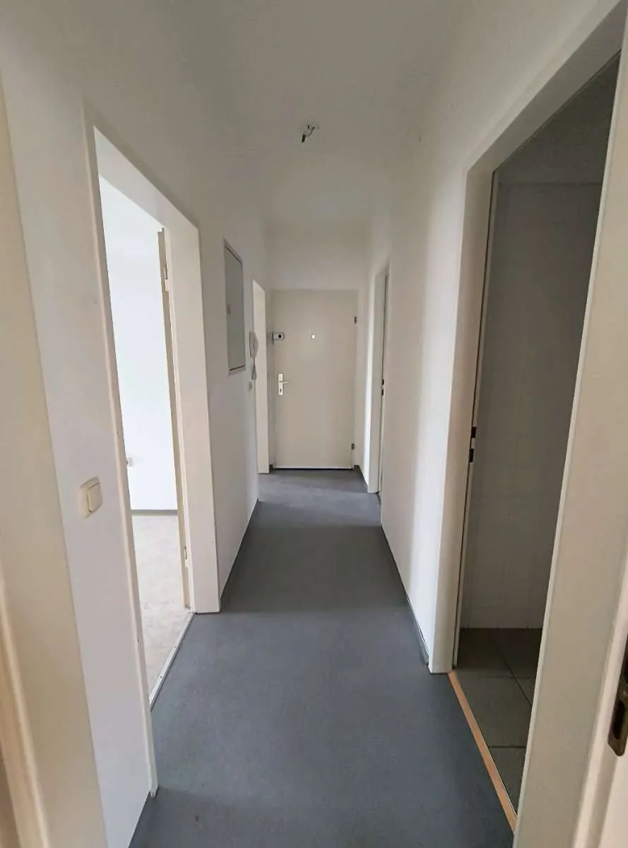 Helle 3-Zimmer-Wohnung mit großem Keller & Parkplatz in Grieskirchen - Ansicht 3