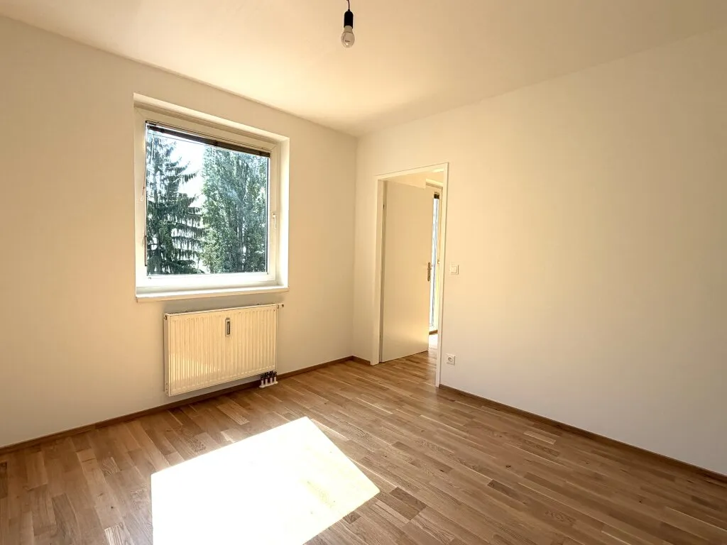 HELLE 2-ZIMMER WOHNUNG MIT GUTER VERKEHRSANBINDUNG IN GEPFLEGTEM NEUBAU - Widok 3