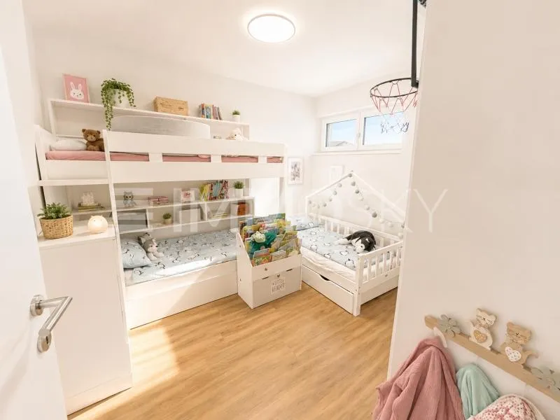 Stilvolle Wohnung mit Carport und hochwertiger Ausstattung – pohled 3