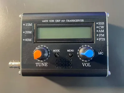 5W QRP SSB/CW Transceiver QCX-SSB – 3-Band, DSP, Open Source, Mit Handmikrofon, NEU