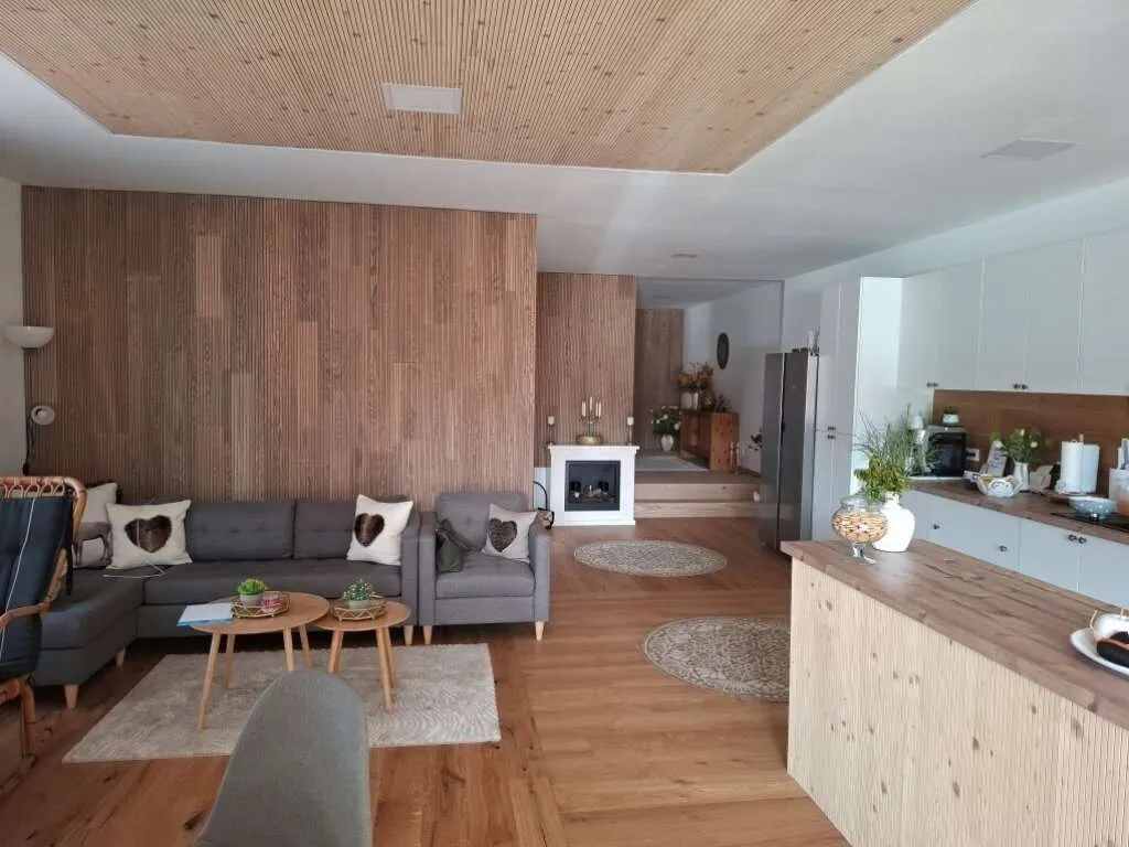 Preissenkung: Teilrenoviertes Mehrparteienhaus mit 4 Wohnungen und 4 Garagen in Leoben zu kaufen ! - Ansicht 3