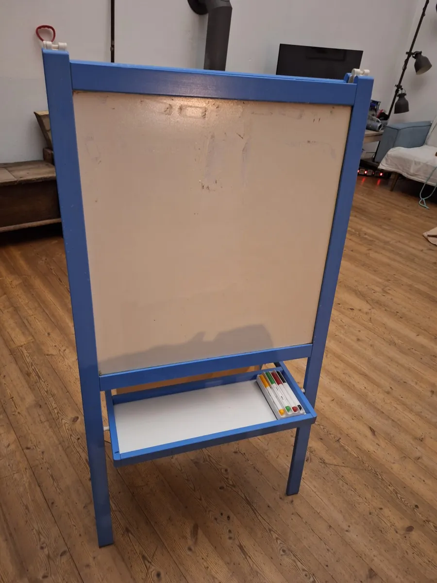 IKEA MÅLA Staffelei / Kinder-Tafel - ältere Version - gebraucht, € 15,- (3474 Altenwörth)
