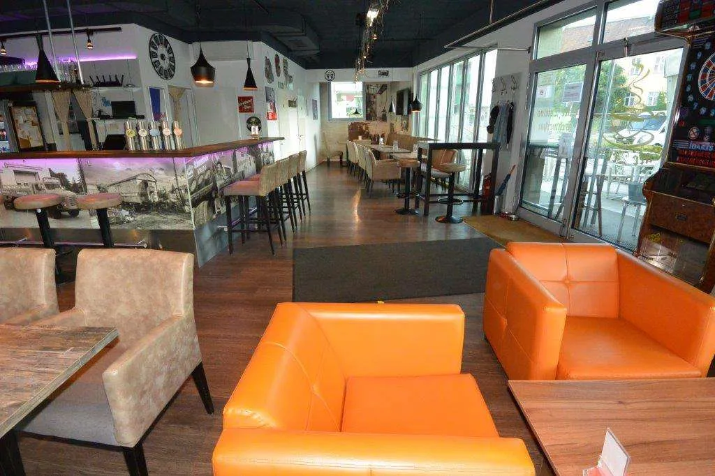 Charmantes Café in Schwechat - Neuer Betreiber gesucht - Ansicht 2