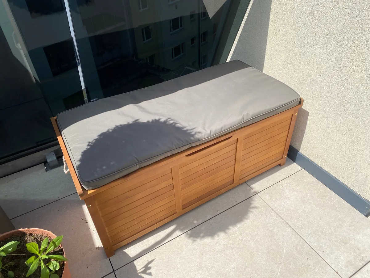 Gartenbank Holz Auflagenbox Kissenbox Sitzbank Stauraum Balkon Akazienholz, € 44,- (1030 Wien)