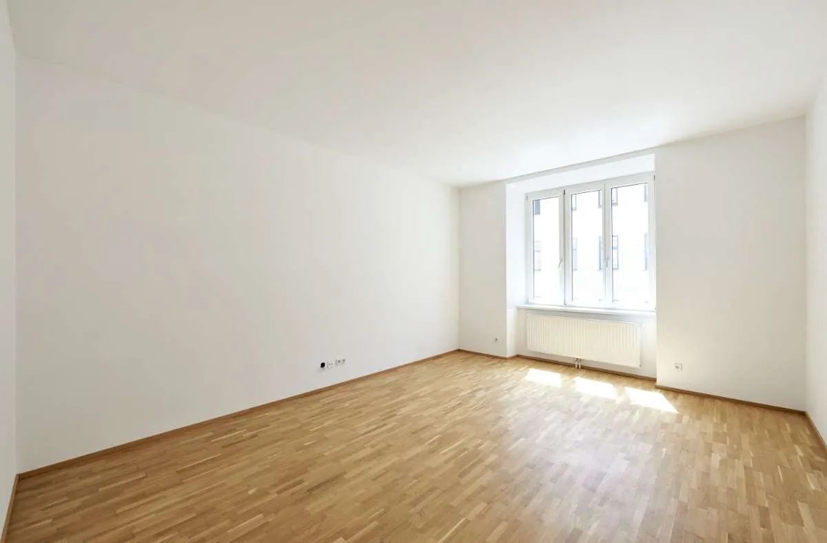 Loggia in den Innenhof - Top Lage! Schöne 2 Zimmer Wohnung im 3. Bezirk - Ansicht 2