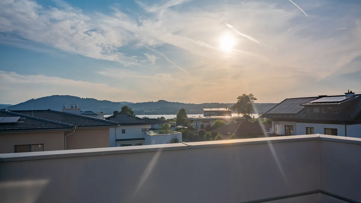 Mit dem Aufzug direkt in das Penthouse - Aussicht zum Attersee - Ansicht 3