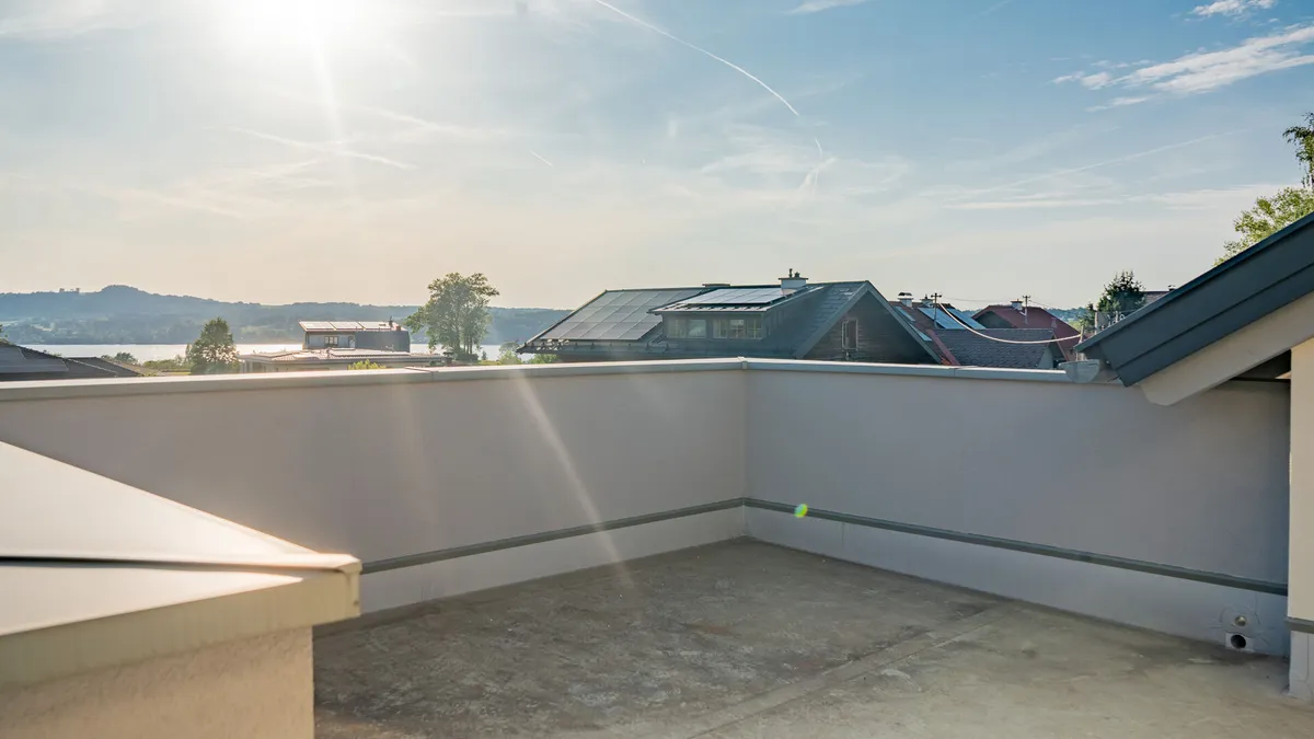 Mit dem Aufzug direkt in das Penthouse - Aussicht zum Attersee - Ansicht 2