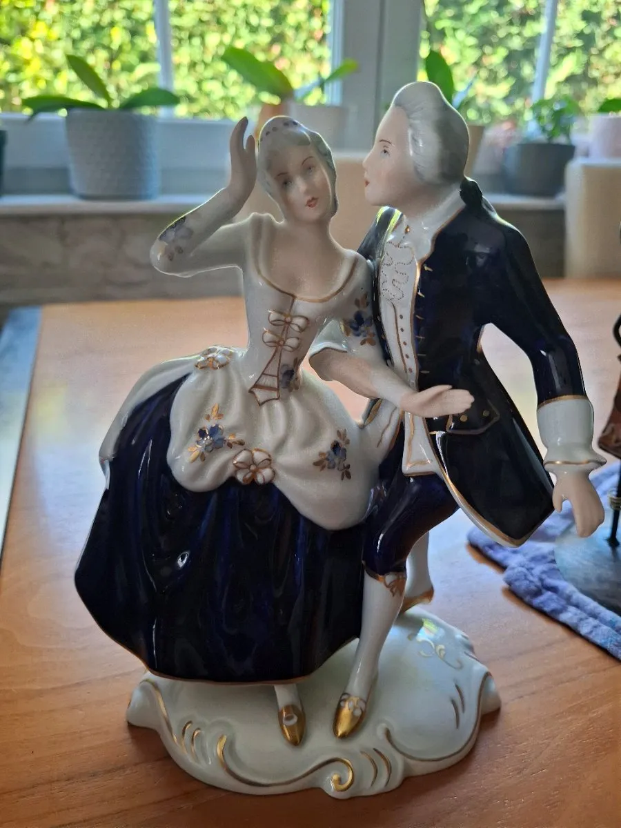 Porzellan Figur Antik, € 60,- (2483 Ebreichsdorf)
