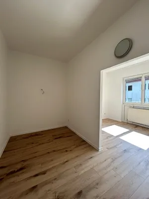 Ankommen. Wohlfühlen. Zuhause sein. - Frisch renovierte 2-Zimmer-Mietwohnung ab sofort verfügbar – Bild 3