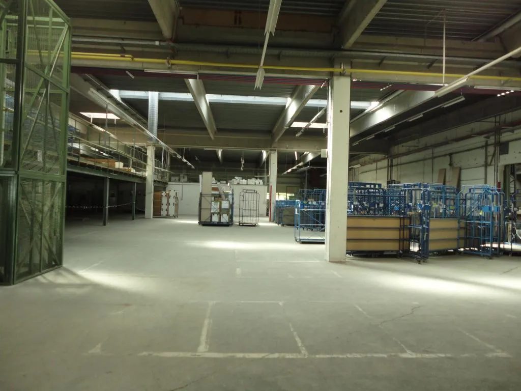 GROßZÜGIGE HALLENFLÄCHEN MIT OPTIMALER LOGISTIK UND FLEXIBLER TEILBARKEIT - Ansicht 2