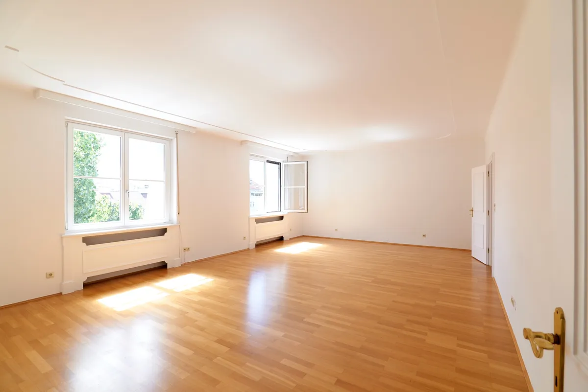 Großzügige, helle und klimatisierte Dachgeschosswohnung im historischen Stadtpalais vis-à-vis Theresianum - Ansicht 2