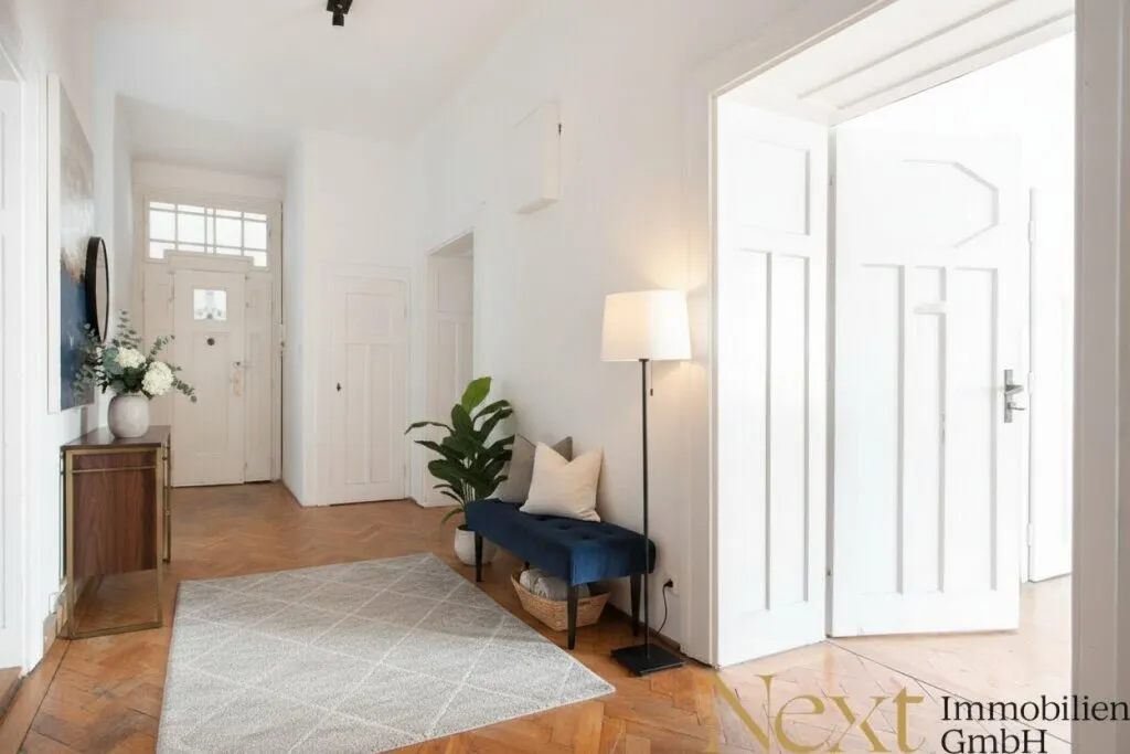 Traumhafte, teilweise sanierungsbedürftige Altbauwohnung mit 5,5 Zimmern und Loggia nahe Linz-Zentrum zu verkaufen! - Ansicht 3