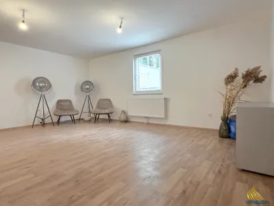 2-Zimmer-Gewerbeimmobilie kaufen in Baden – 60 m², € 130.000