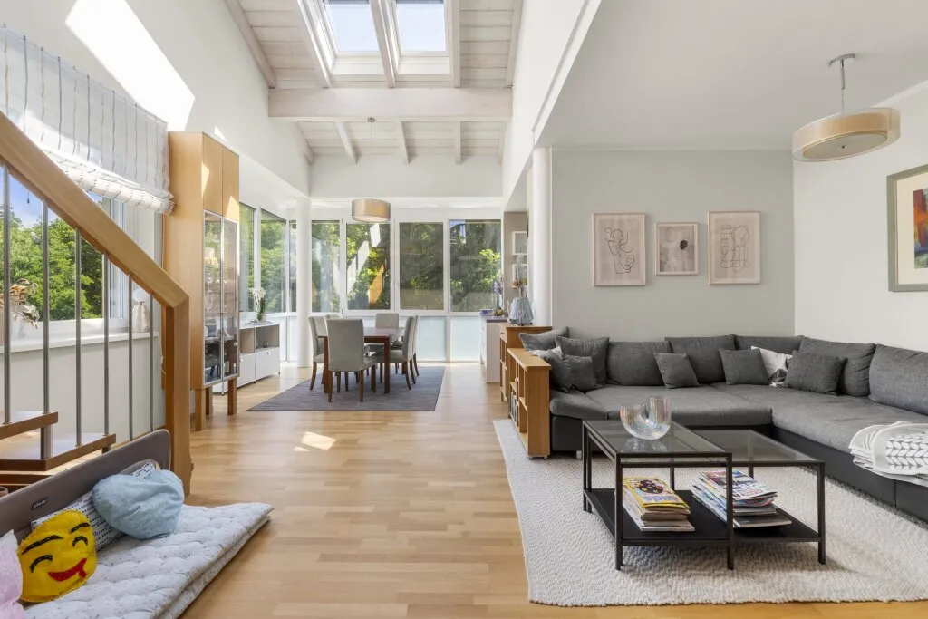 133 m² Dachgeschoß-Maisonette in Viktring | Terrasse, Weitblick, Natur, XXL-TG-Platz & 2 Stellplätze inklusive - Ansicht 3