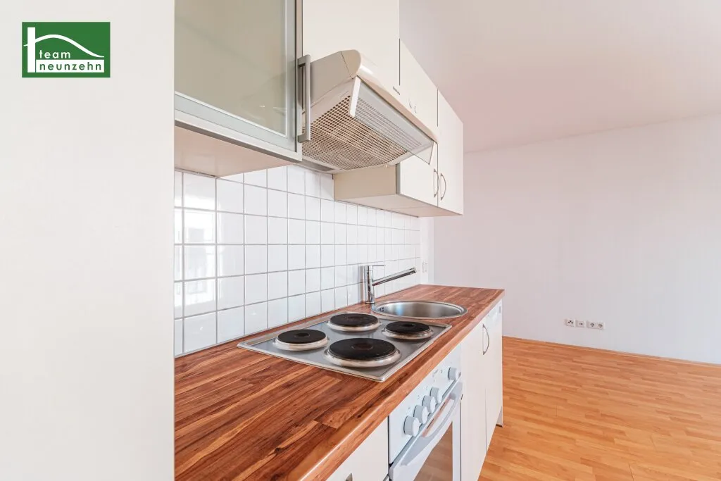 Helle 2-Zimmer-Dachgeschosswohnung mit Lift - optimale Lage bei U4 & U6 - Ansicht 2