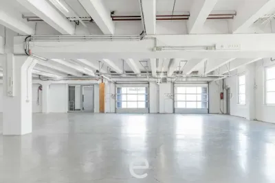 Gewerbeimmobilie mieten in Vöcklabruck – 1 700 m², € 9.000 – Bild 2 von 10