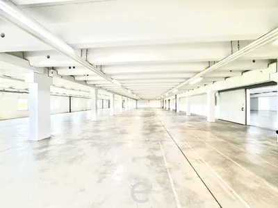 Gewerbeimmobilie mieten in Vöcklabruck – 1 700 m², € 9.000 – Bild 5 von 10