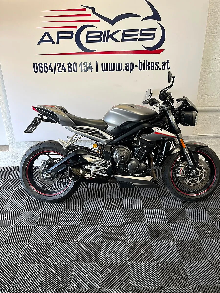 Triumph Street Triple