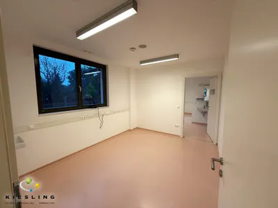 6-Zimmer-Gewerbeimmobilie mieten in Wien – 159 m², € 2.100 – Bild 12 von 47