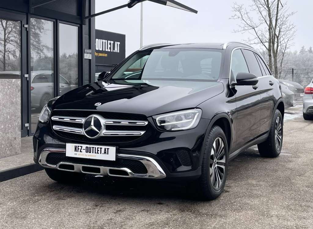 Mercedes-Benz GLC-Klasse 300 e 4Matic Aut.*Facelift*1.Besitz*Pano*LED*R-Kamera* SUV / Gelände...