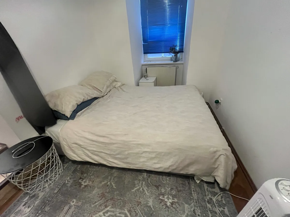 Boxspringbett + Matratze 160 × 200 cm - gebraucht, € 120,- (1020 Wien)