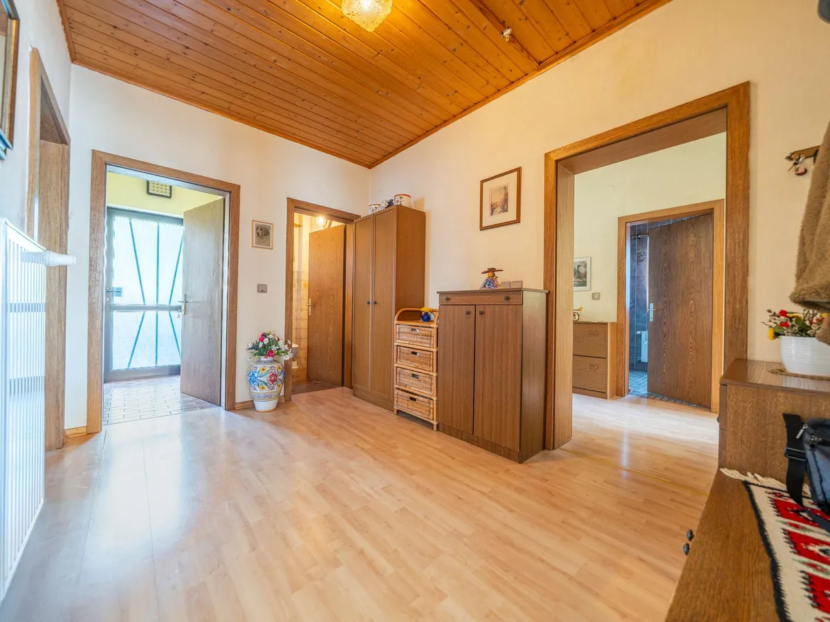 Attraktiver Bungalow in angenehmer Wohnlage mit großzügigem Garten - Ansicht 2