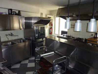 31-Zimmer-Gewerbeimmobilie mieten in Baden – 1 200 m², € 8.900 – Bild 5 von 21
