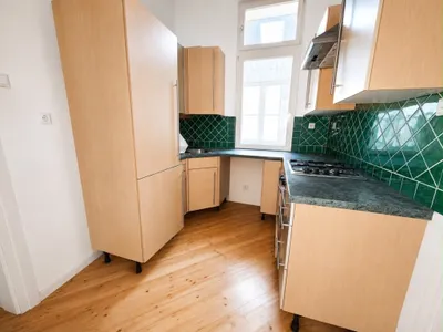4-Zimmer Stilaltbauwohnung mit 3 Schlafzimmern, neuer Klimaanlage, 30m2 Eigengarten, Parkplatz - 300 m nach Schönbrunn! – Bild 3