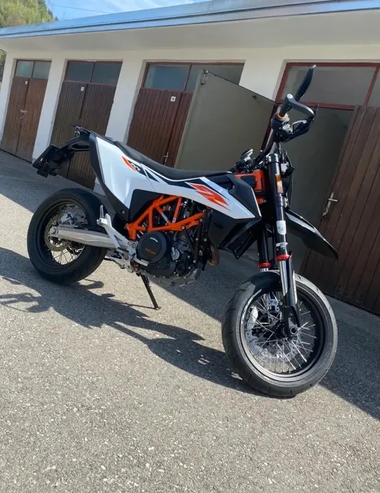 KTM 690