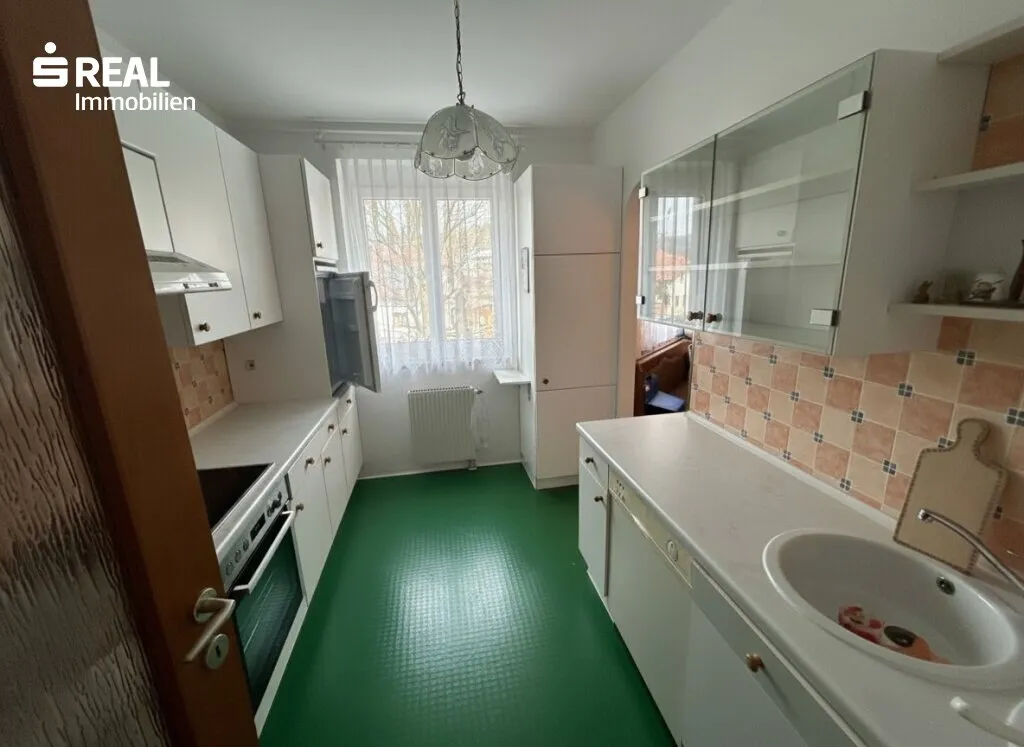 Großzügige 4-Zimmer-Wohnung mit Loggia - Ansicht 3